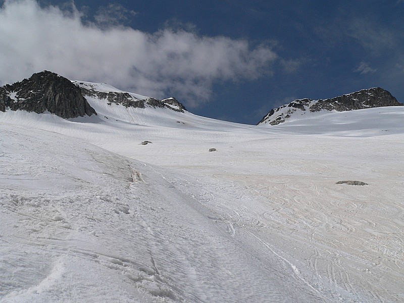 #12 Aneto : le haut de la descente . Aneto : le haut de la descente .