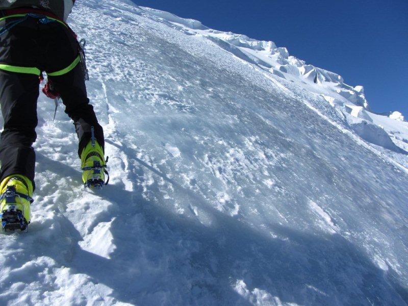 #12 passage en glace 5m : ça passe au ras de l passage en glace 5m : ça passe au ras de l'aréte