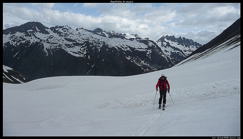 #3 Montée : Sur fond de Belledonne. Montée : Sur fond de Belledonne.