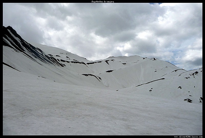 #7 Face NW : Enneigement encore conséquent dans cette orientation. Face NW : Enneigement encore conséquent dans cette orientation.