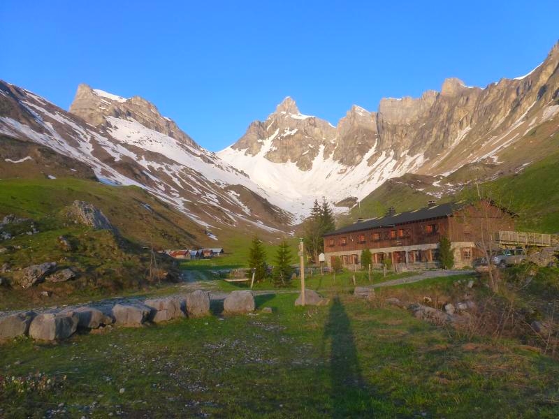 #2 Les 4 Tetes : Vallon de Doran sous les premiers rayons de soleil Les 4 Tetes : Vallon de Doran sous les premiers rayons de soleil