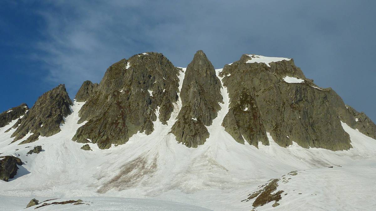 #7 Rocher Pilliozan : les couloirs Est sont en bas... Rocher Pilliozan : les couloirs Est sont en bas...