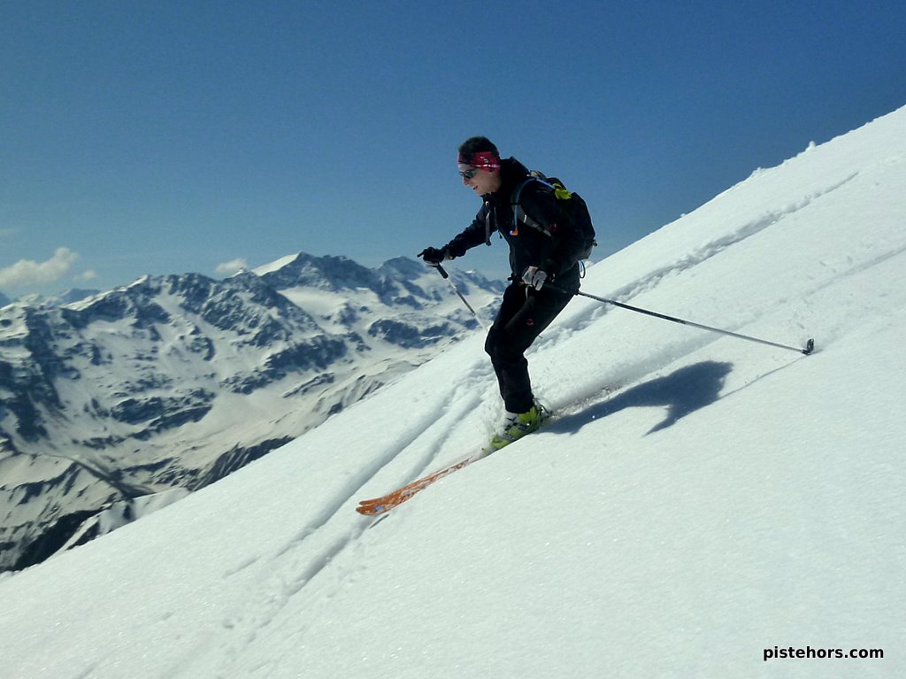 #9 Ski sur le Rocher Blanc : Benoit a donf sur la versant nord-ouest du Rocher Blanc Ski sur le Rocher Blanc : Benoit a donf sur la versant nord-ouest du Rocher Blanc