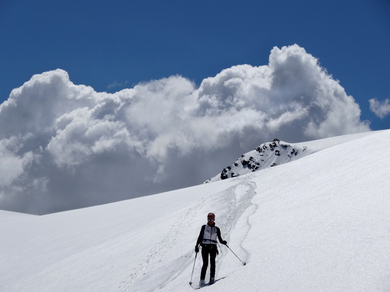 #20 Nous quittons le glacier : Alors que les cumulus se développent. Nous quittons le glacier : Alors que les cumulus se développent.