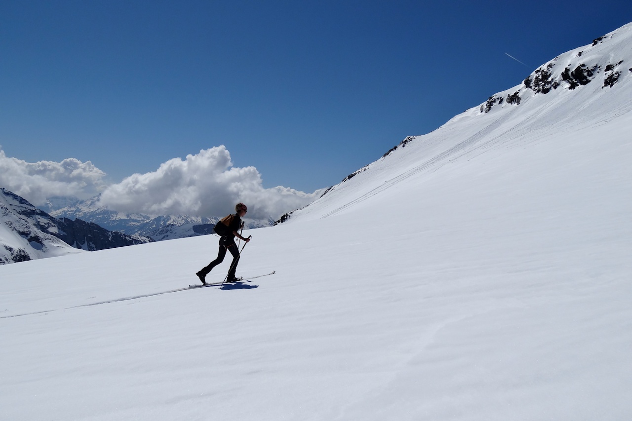 #12 Sous le versant Nord du Dôme : Nous l Sous le versant Nord du Dôme : Nous l'aborderons par le facile versant Ouest.
