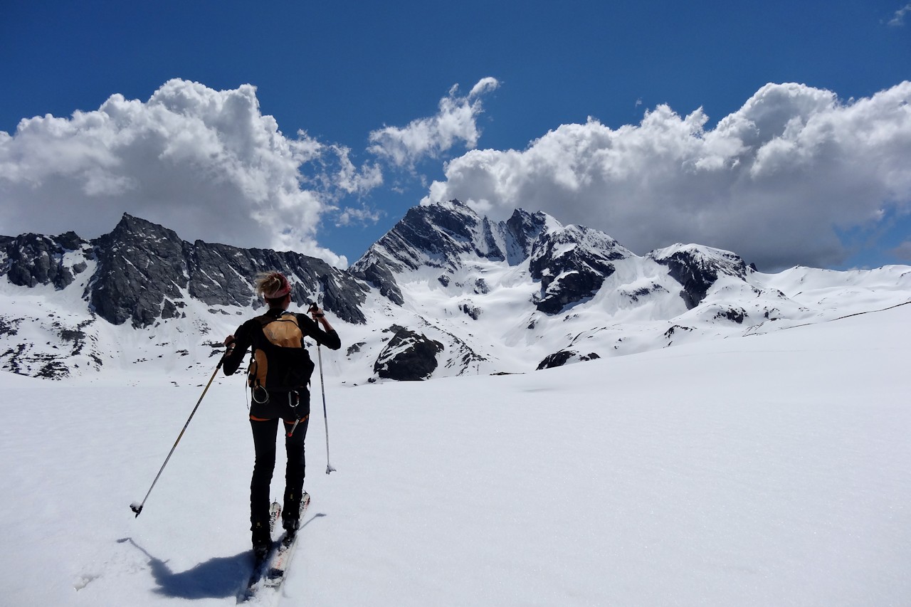 #21 Coup de chaud : Caroline au terme de la courte remontée depuis le lac Blanc. Coup de chaud : Caroline au terme de la courte remontée depuis le lac Blanc.