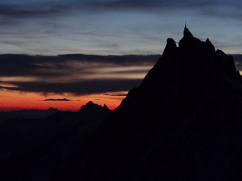 #3 Aiguille : du midi sous un soleil matinal Aiguille : du midi sous un soleil matinal