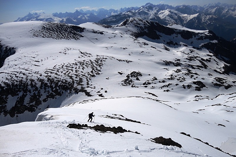 #1 Taillefer : Entre Taillefer et Pyramide sur une neige agréable. Taillefer : Entre Taillefer et Pyramide sur une neige agréable.