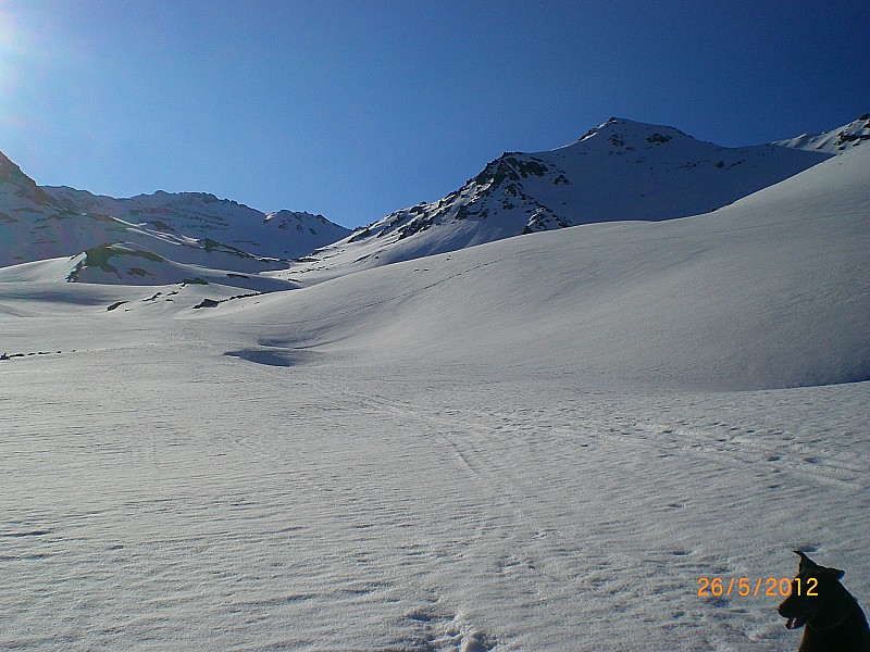 #2 Rocher de la Grande Tempête : Le vallon des Muandes, au fond, la Grande Tempête encore à l Rocher de la Grande Tempête : Le vallon des Muandes, au fond, la Grande Tempête encore à l'ombre.