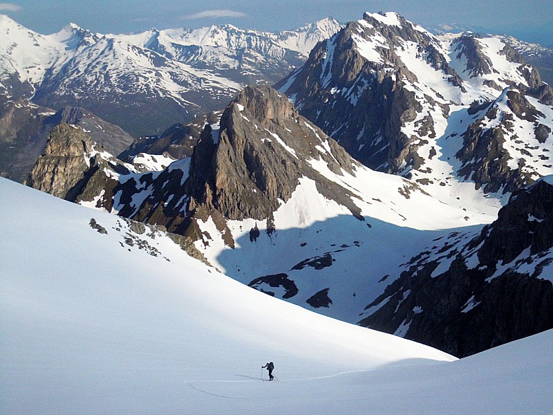 #2 Vers 2900 : Le vallon qui monte au sommet. Les Pointes d Vers 2900 : Le vallon qui monte au sommet. Les Pointes d'Orient en arrière-plan.