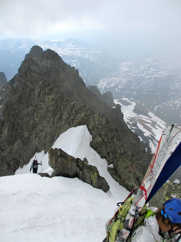 #6 Salomé & Didyeti : Sortie du couloir Nord-Est de l Salomé & Didyeti : Sortie du couloir Nord-Est de l'Aiguille d'Olle.