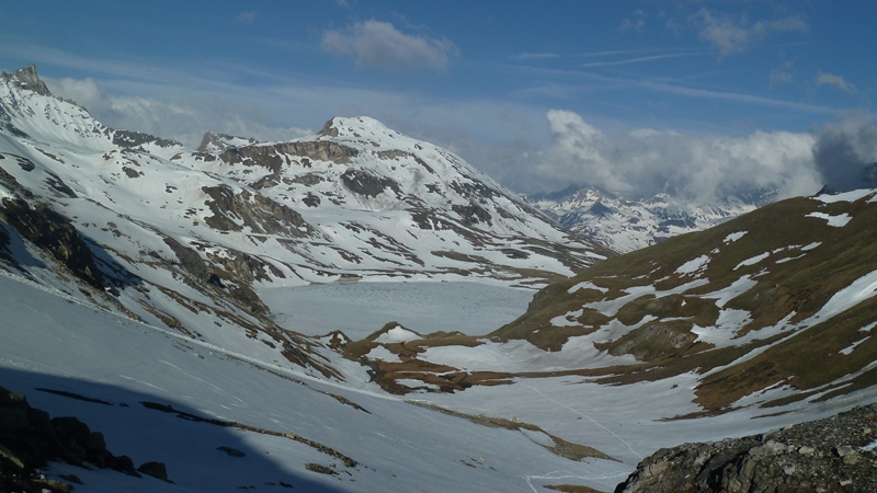 #1 Lac de la Sassière : Encore gelé Lac de la Sassière : Encore gelé