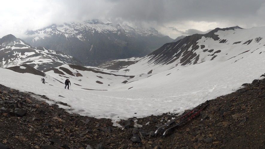 #8 arete cote belle : fin de la 2ieme montée dans le gris arete cote belle : fin de la 2ieme montée dans le gris