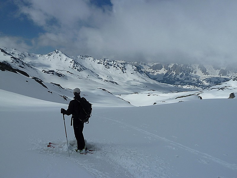 #7 Sous le col des Muandes, on dirait pas que derrière c Sous le col des Muandes, on dirait pas que derrière c'est un smog d'enfer.