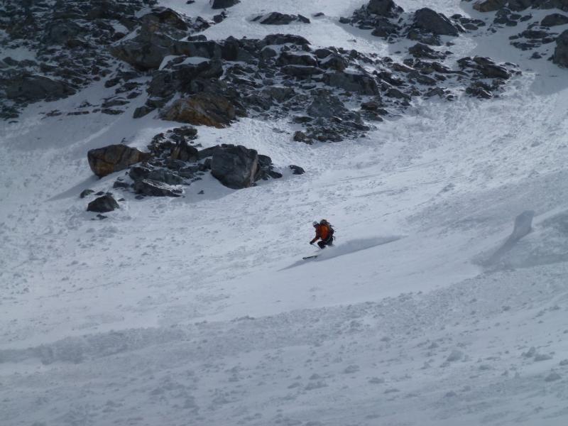 #29 Tête Carré : Quelques bonnes zone tout en bas de la face, en neige soufflée Tête Carré : Quelques bonnes zone tout en bas de la face, en neige soufflée