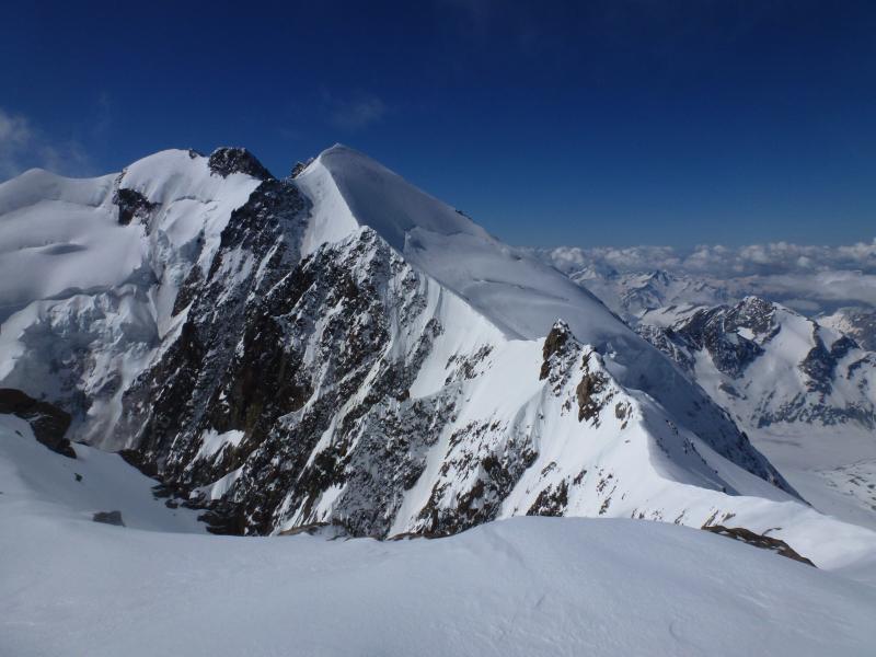 #12 Tête Carré : La Face NW de Tré la tête, de la glace sur la pente sommitale Tête Carré : La Face NW de Tré la tête, de la glace sur la pente sommitale