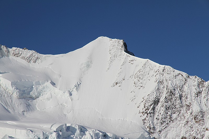 #10 la face : Après la tempête de neige pas de trace de glace, la face est toute blanche! la face : Après la tempête de neige pas de trace de glace, la face est toute blanche!