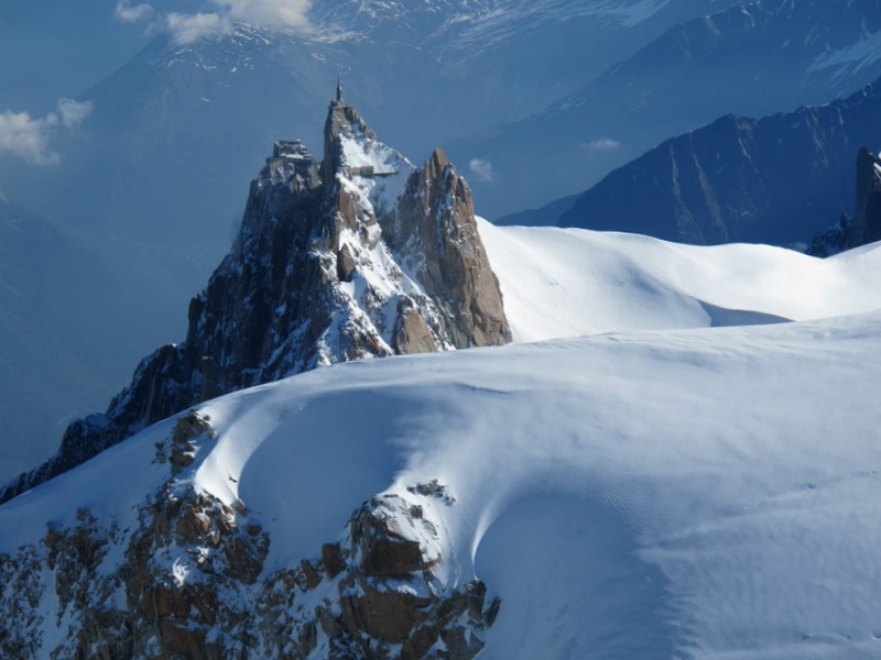 Aiguille du midi : déjà bien loin à cette heure ci