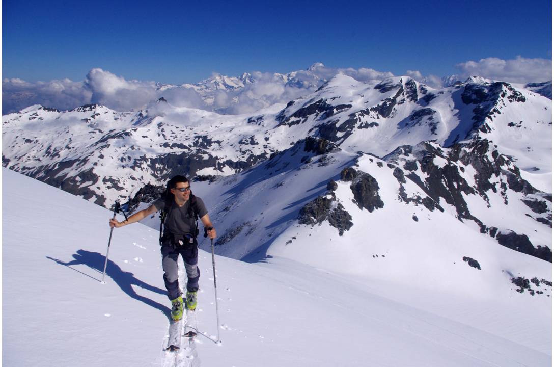 #4 Jib à la montée : Allure reboostée de toute l Jib à la montée : Allure reboostée de toute l'équipe... une canette de Coca plus le grand beau... à nous l'altitude... exit les brumes humides du matin.