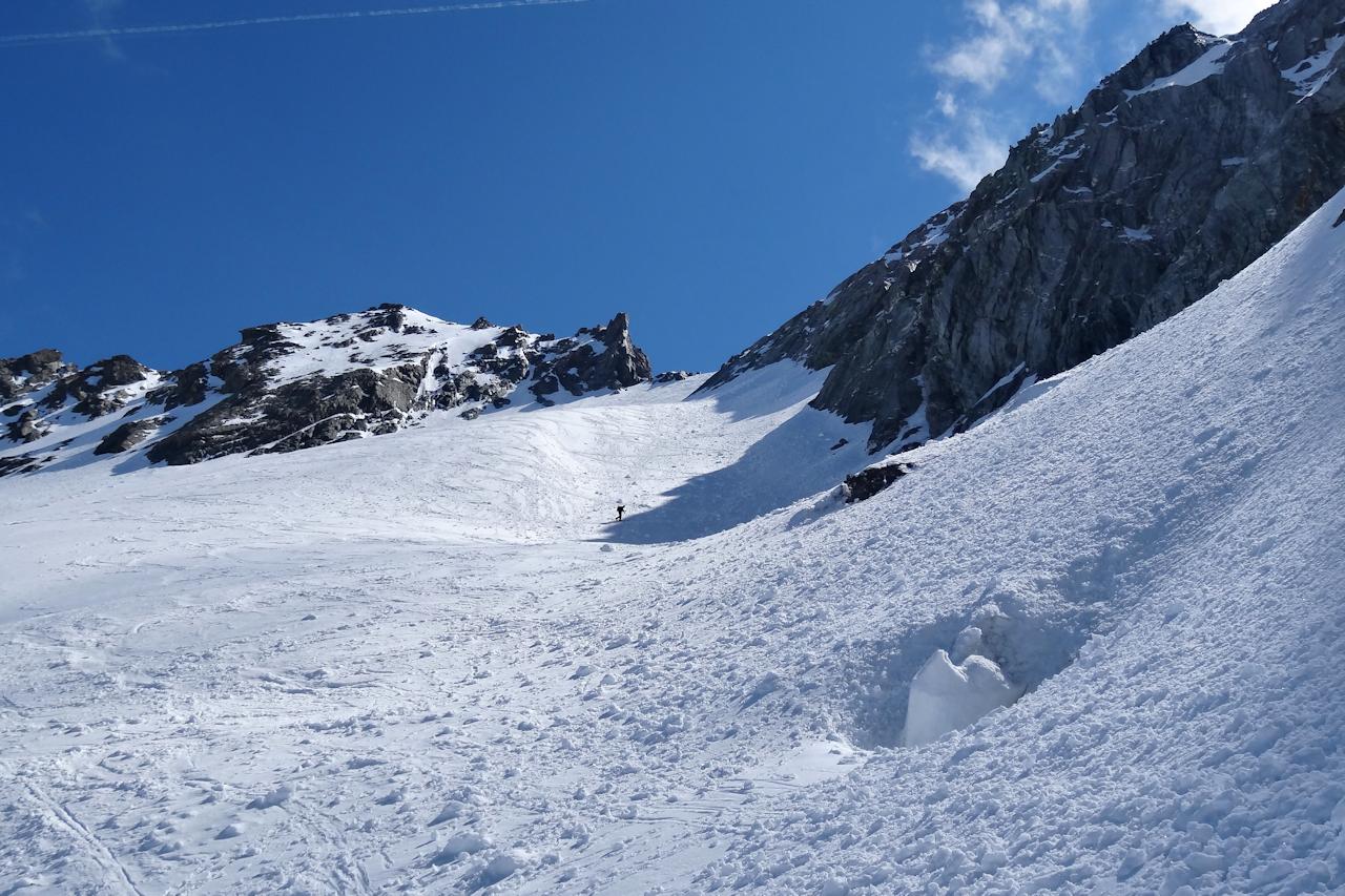 Vers 3350 m : Pour le final, poudre tassée dure et nombreuses boules.