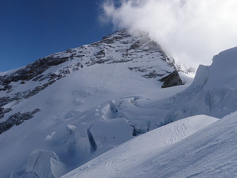 #14 la dent : le brouillard accroche désormais le sommet la dent : le brouillard accroche désormais le sommet