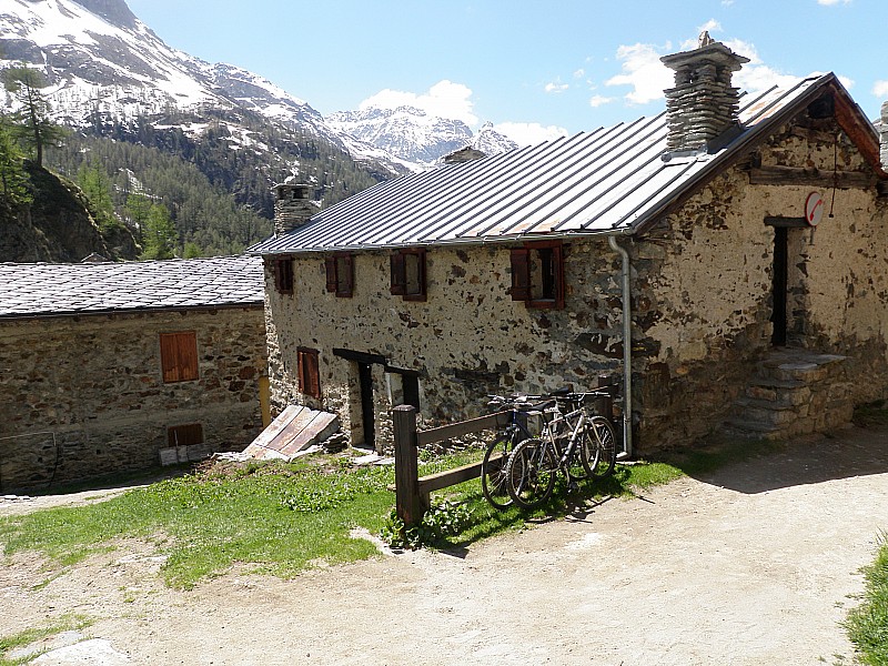 #33 charmant intérieur : refuge d charmant intérieur : refuge d'hiver et nos vélos