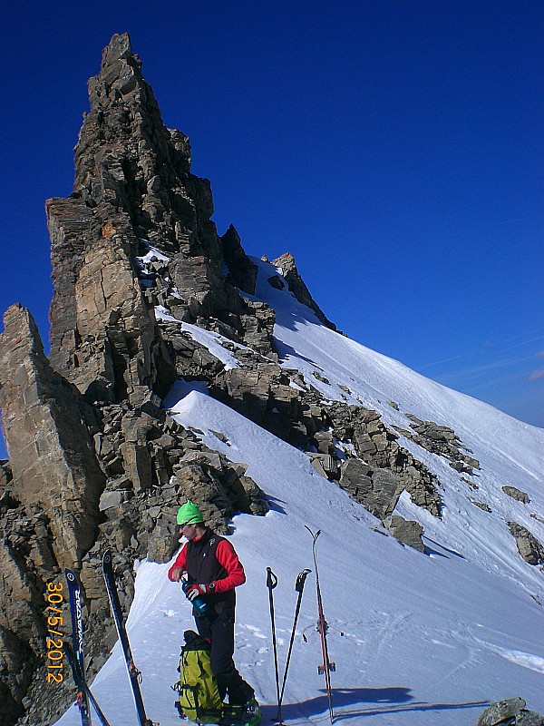 #8 Tour du Pain de Sucre : Jules05 à la brèche sous le Pic d Tour du Pain de Sucre : Jules05 à la brèche sous le Pic d'Asti.