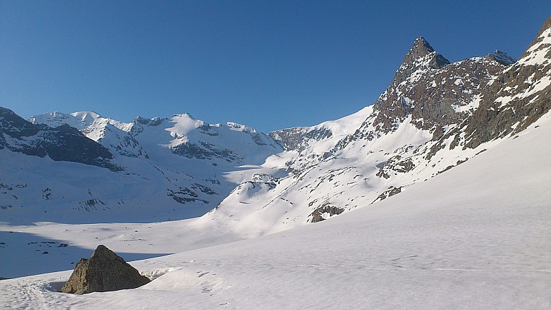 #1 Col des Evettes : Belle vue sur le cirque des Evettes Col des Evettes : Belle vue sur le cirque des Evettes