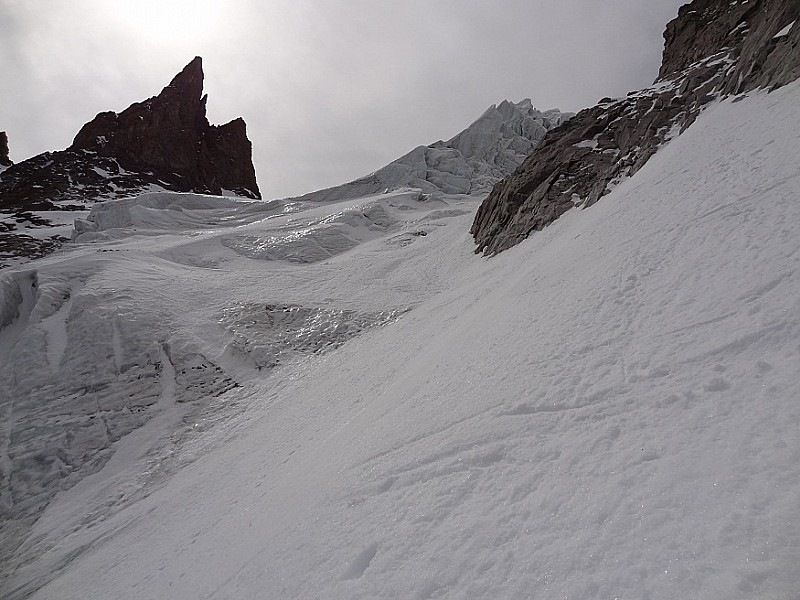 #1 Neige plus dure : Cuisses plus tendues Neige plus dure : Cuisses plus tendues