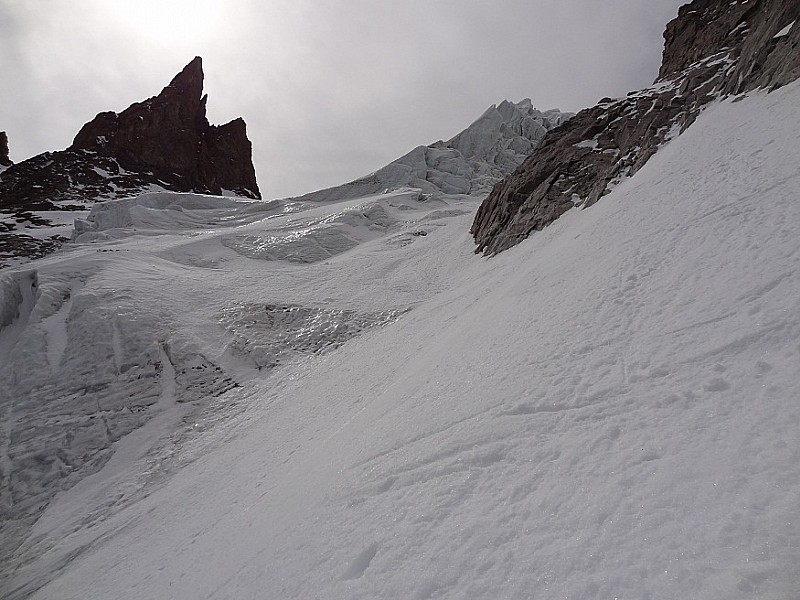 Neige plus dure : Cuisses plus tendues