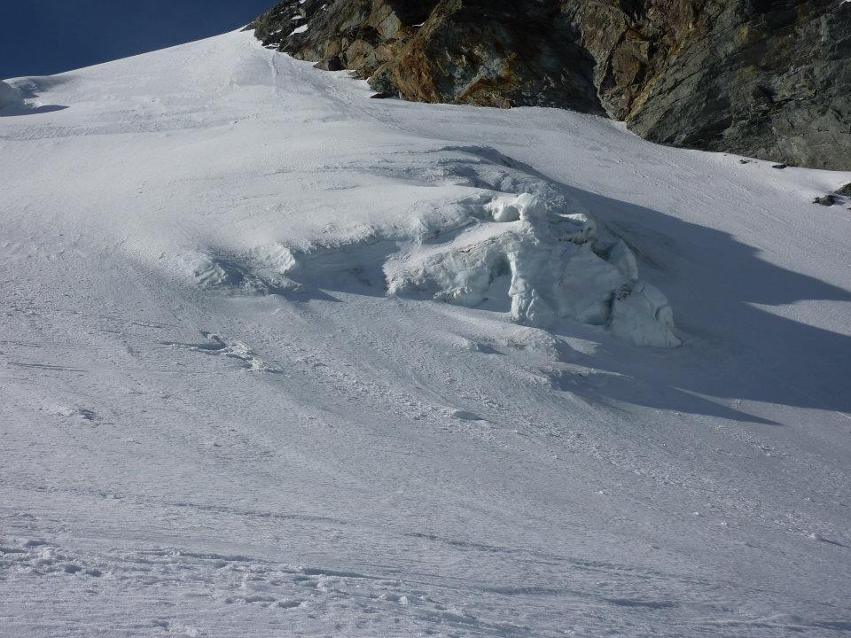 #3 N/E TURIA 2/6/12 : Petits sérac sur le glacier du grand col N/E TURIA 2/6/12 : Petits sérac sur le glacier du grand col