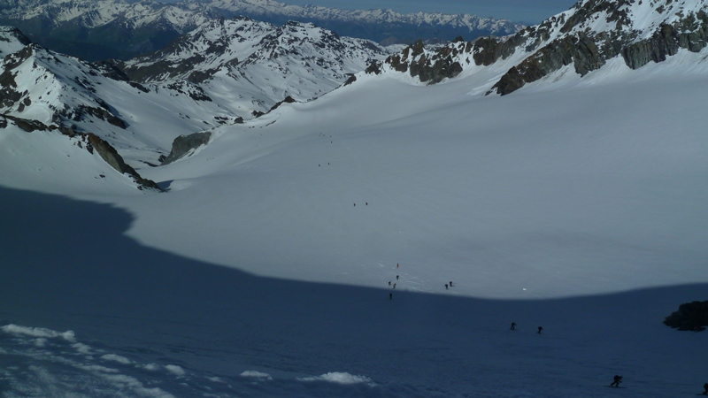 #4 La foule arrive : Mais il y a de la place La foule arrive : Mais il y a de la place