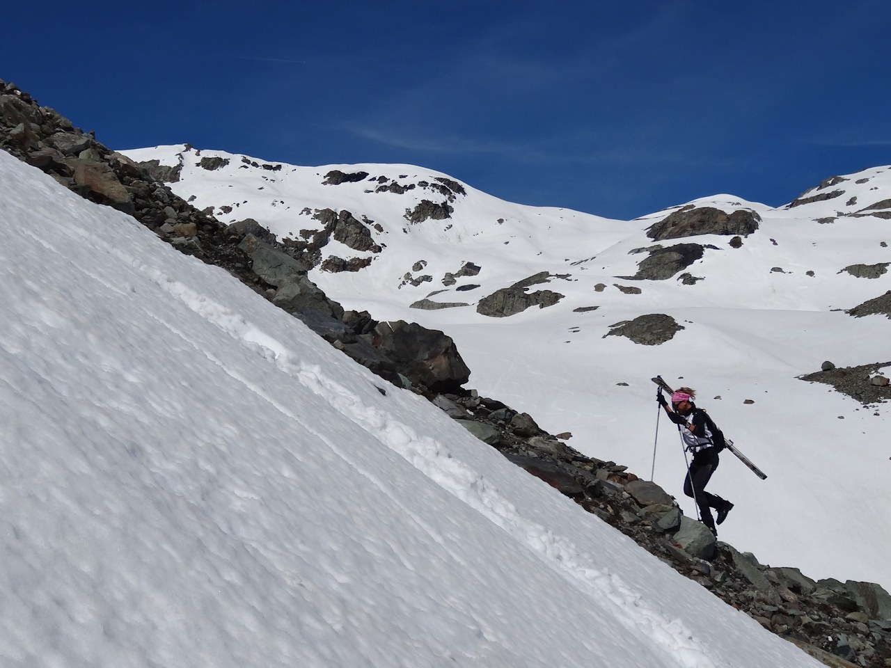 #12 Direction Aiguille de l Direction Aiguille de l'Ermite : Caroline préfère le portage.