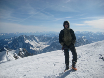 Mont Blanc : Au sommet du Mont Blanc avec l'Aiguille Verte, les Droites, les Courtes et les Grandes Jorasses derriere