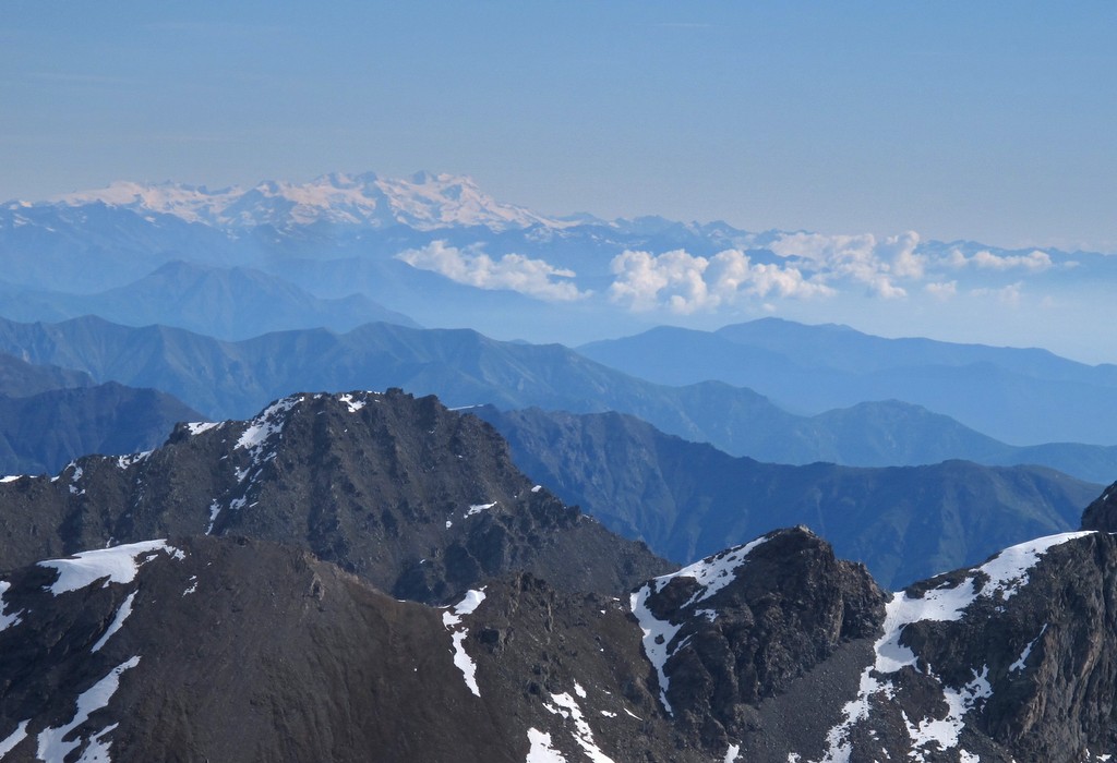 #9 Au loin, le Mont Rose Au loin, le Mont Rose