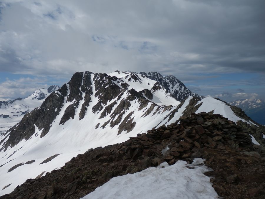 #4 Aiguille de laisse : Belle vue du sommet Aiguille de laisse : Belle vue du sommet