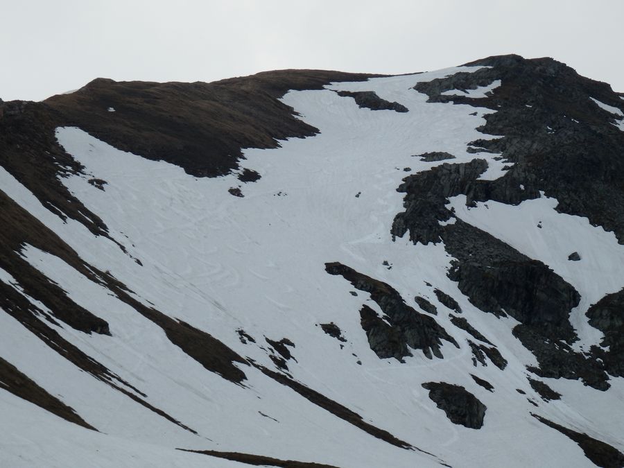 #6 Trouvé un peu de pente : Beaux virages bien agréables avec cette neige bien tassée dans cette bonne pente Trouvé un peu de pente : Beaux virages bien agréables avec cette neige bien tassée dans cette bonne pente