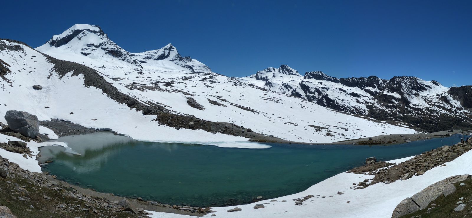 #9 Le Lac de Moncorvé : Sous un ciel éclatant Le Lac de Moncorvé : Sous un ciel éclatant