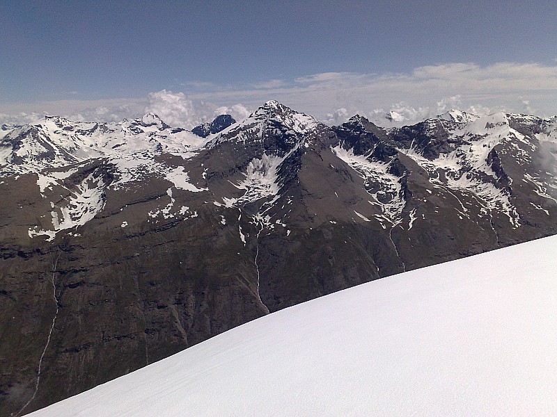 #5 Charbonnel : Pointe Charbonnel dans toute sa splendeur, et vallon du Ribon Charbonnel : Pointe Charbonnel dans toute sa splendeur, et vallon du Ribon