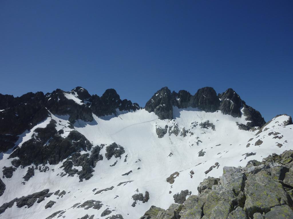 #9 aiguilles : Aiguilles d aiguilles : Aiguilles d'Olle et d'Argentière, encore bien de la neige.
