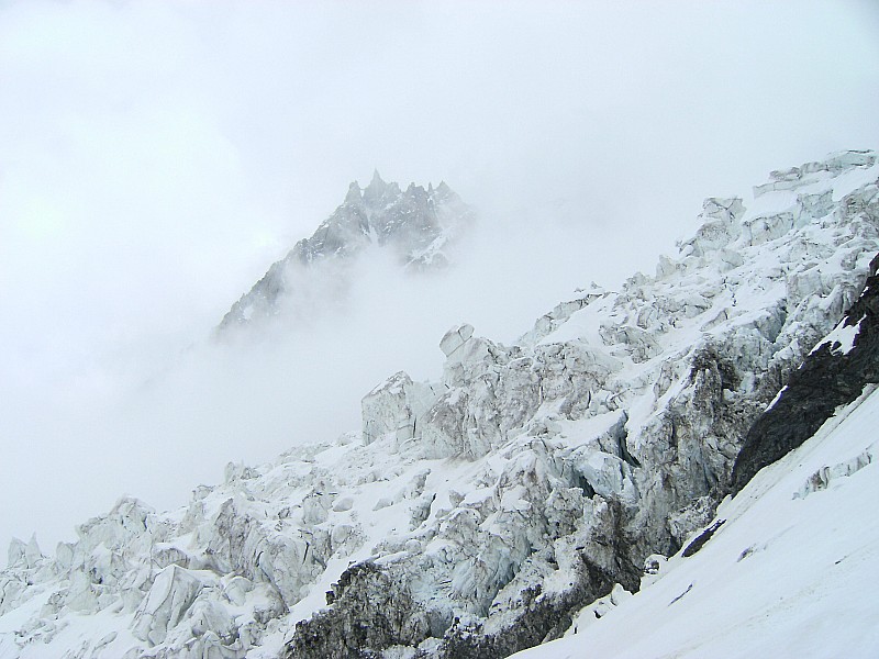 #4 L L'aiguille du midi : L'aiguille sort du brouillard