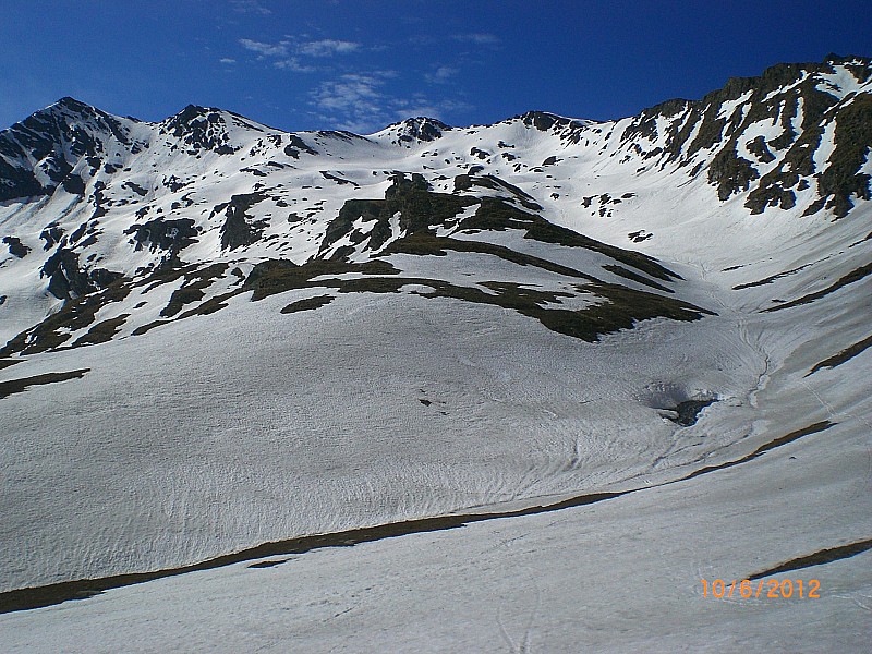 #5 Asti : Montagne de Ruine, encore bien skiable.
De G à D : Asti, sommet W 3258m, point 3192m, point 3171m. Asti : Montagne de Ruine, encore bien skiable.
De G à D : Asti, sommet W 3258m, point 3192m, point 3171m.