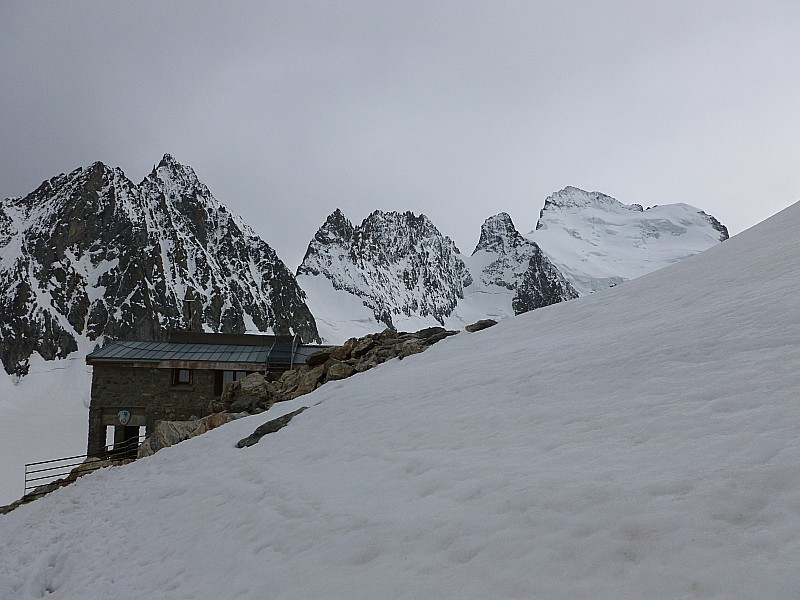 #3 Dôme des Ecrins : Arrivée tardive au refuge Dôme des Ecrins : Arrivée tardive au refuge