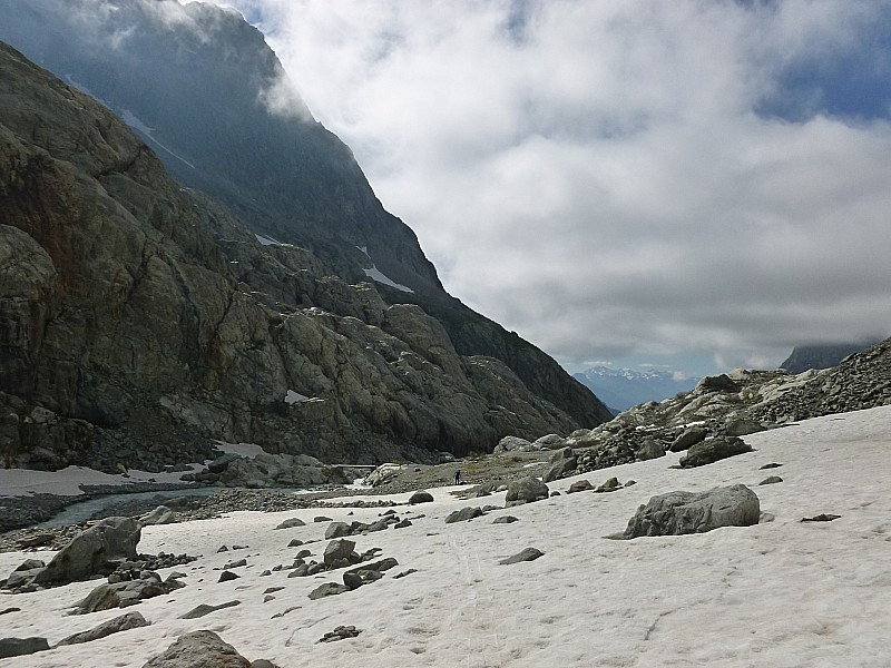 #25 Glacier Blanc : On ira pas plus bas, on déchausse (et micro sieste au soleil qui fait du bien !) Glacier Blanc : On ira pas plus bas, on déchausse (et micro sieste au soleil qui fait du bien !)