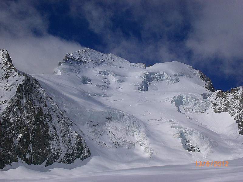 #8 Les Ecrins : vierges ce matin. Les Ecrins : vierges ce matin.