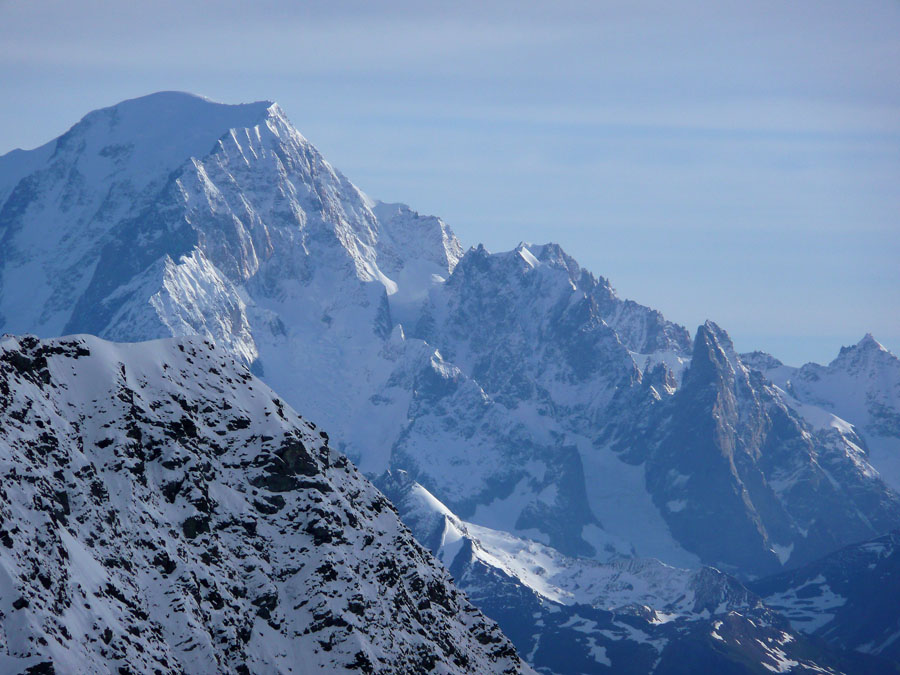 Mont Blanc : La vue sur Peuterey est spectaculaire