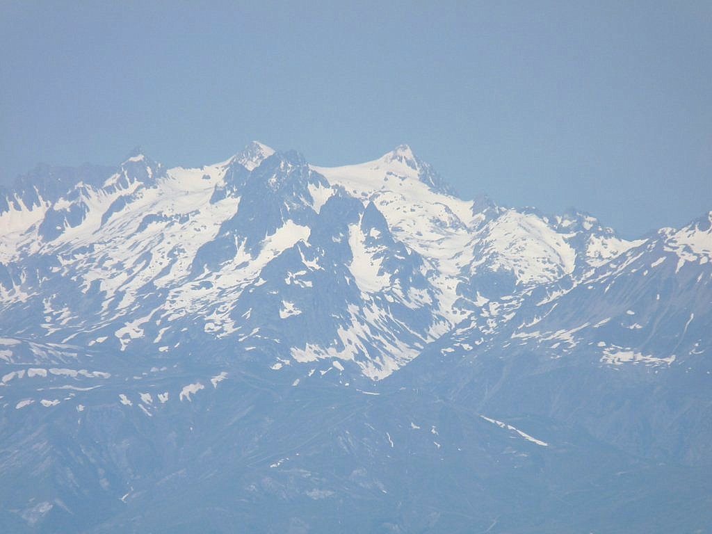 #12 Vue sur l Vue sur l'enneigement de... : Belledonne au dessus du Glandon... y'en a encore!