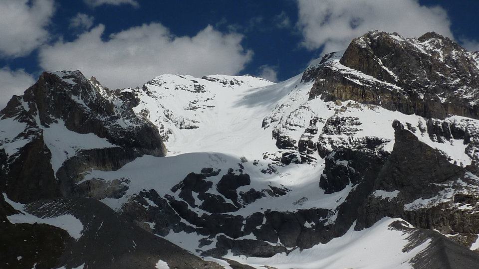 #12 grande casse 15/6/12 : les deux piétons encore dans les grands couloirs ! franchement le ski c grande casse 15/6/12 : les deux piétons encore dans les grands couloirs ! franchement le ski c'est top !