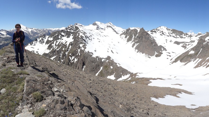 #9 Sommet de l Sommet de l'Ouille : Avec la pointe Bezin au centre sous le sommet de la Mean Martin
