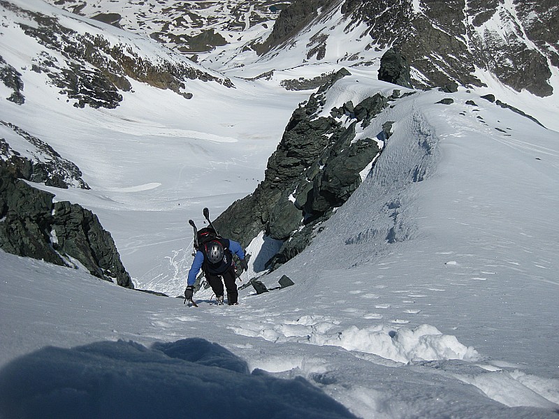 #8 Gilles à la montée : Gilles dans le couloir d Gilles à la montée : Gilles dans le couloir d'accès au sommet